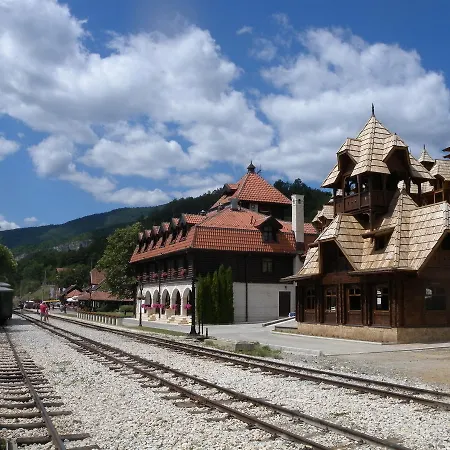 Konaciste Osmica Motel *