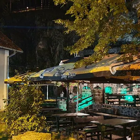 Konaciste Osmica * Mokra Gora